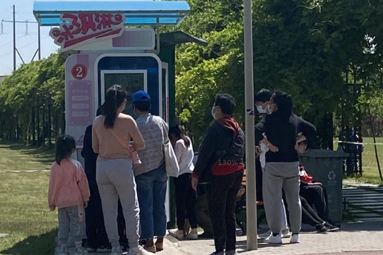 自助冰激凌售賣機(jī)