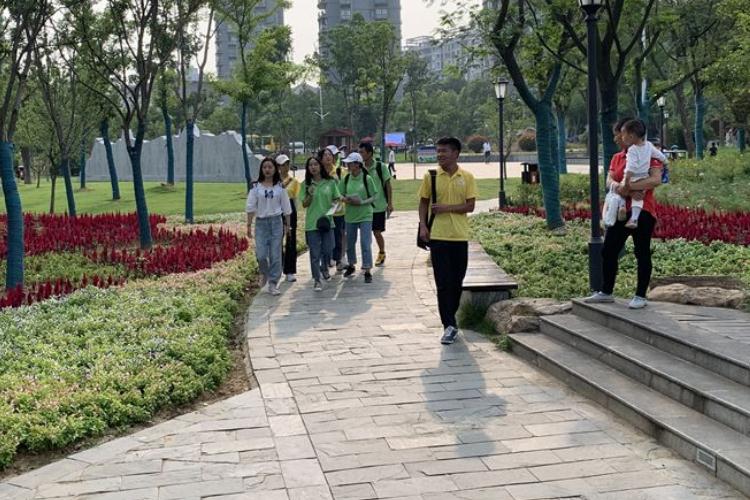 冰激凌無(wú)人售貨機(jī)投放在公園內(nèi)如何賺錢(qián)