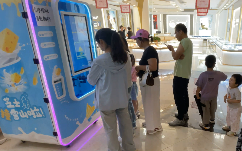 自動(dòng)冰淇淋售貨機(jī)如何工作：技術(shù)與便利性的完美結(jié)合