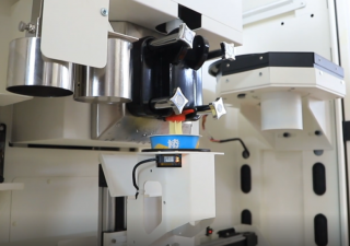 華芯冰淇淋自動售貨機如何實現(xiàn)低噪音運行？